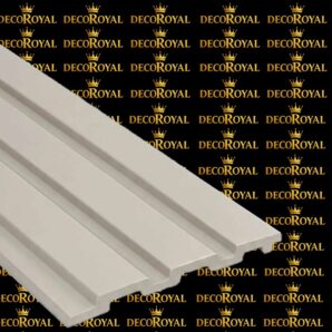 Alba Bej Lambiri modeli, sıcak bej tonları ve modern dikey çizgili yüzey tasarımıyla geliştirilmiş dekoratif PVC-polimer duvar panelidir. TV ünitesi arkası, salon, antre, yatak odası, ofis, restoran ve showroom dekorasyonlarında kullanılan estetik duvar kaplama çözümüdür. Suya ve neme dayanıklı yapısı sayesinde uzun ömürlü kullanım sağlar. Açık bej yüzeyi mekânlara sıcaklık, ferahlık ve modern bir atmosfer kazandırır.