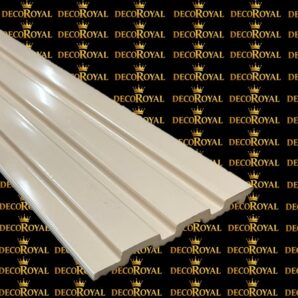 Alba Krem Lambiri modeli, açık krem tonları ve modern çizgili yüzey tasarımıyla üretilmiş dekoratif PVC-polimer duvar panelidir. Salon, TV ünitesi arkası, yatak odası, antre, ofis, restoran ve showroom dekorasyonlarında kullanılan modern iç mekân duvar kaplama çözümüdür. Suya ve neme dayanıklı yapısı sayesinde uzun ömürlü kullanım sağlar. Krem renkli yüzeyi yaşam alanlarına ferahlık, doğal sıcaklık ve modern bir dekoratif görünüm kazandırır.