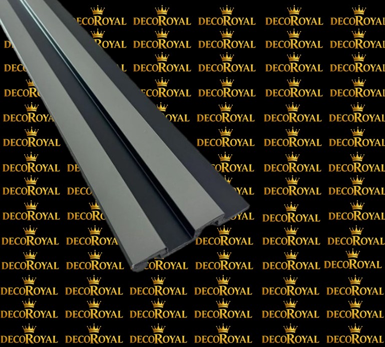 Antrasit polimer duvar lambiri profili beyaz zemin üzerinde çapraz açıyla sergilenen modern dekoratif PVC duvar kaplama modeli | DecoRoyal