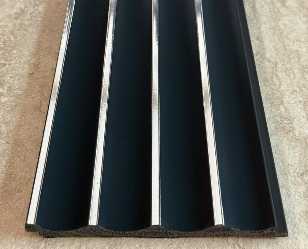 Mono Black Silver Lambiri